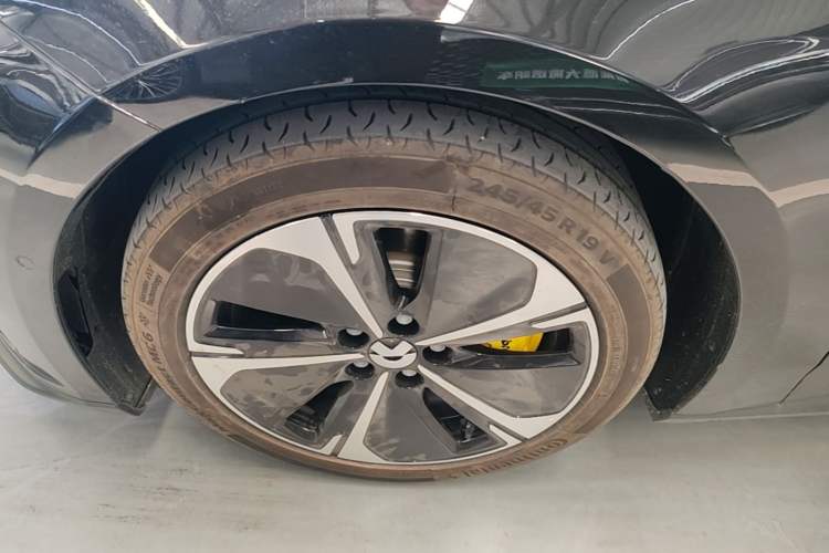 Used Nio ET5T 2024 75kWh Touring Left Front Wheel Hub