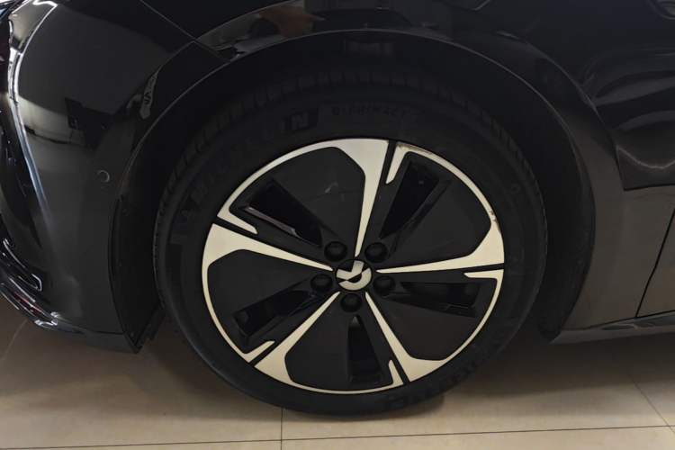 Used Nio ET5T 2024 75kWh Touring Left Front Wheel Hub