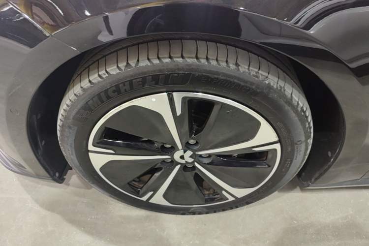 Used Nio ET5T 2024 75kWh Touring Left Front Wheel Hub