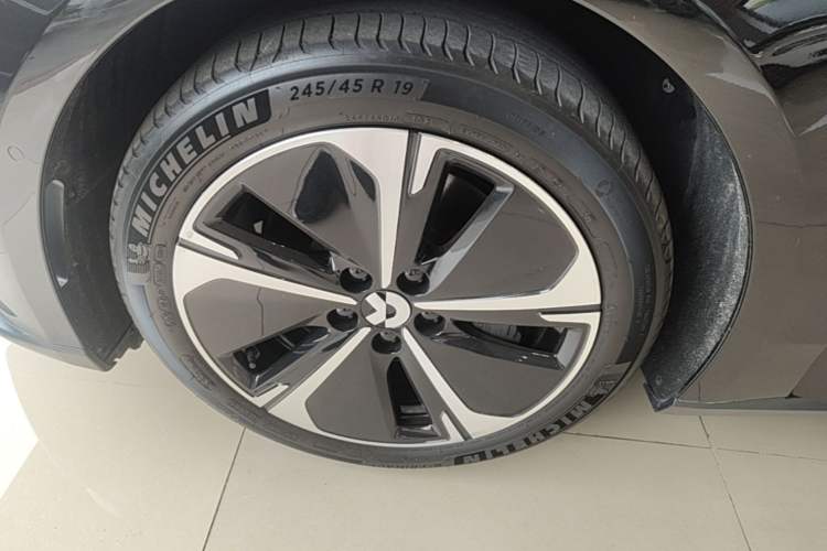 Used Nio ET5T 2024 75kWh Touring Left Front Wheel Hub