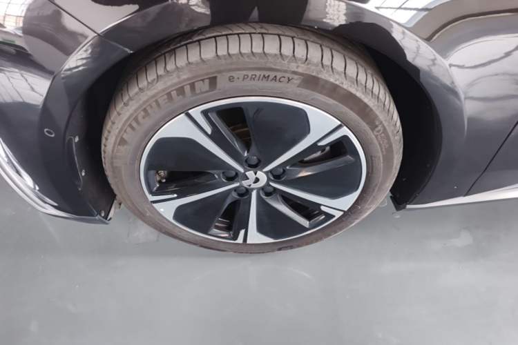 Used Nio ET5T 2024 75kWh Touring Left Front Wheel Hub