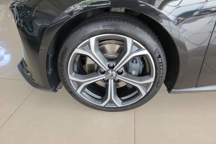 Used Nio ET5T 2024 75kWh Touring Left Front Wheel Hub