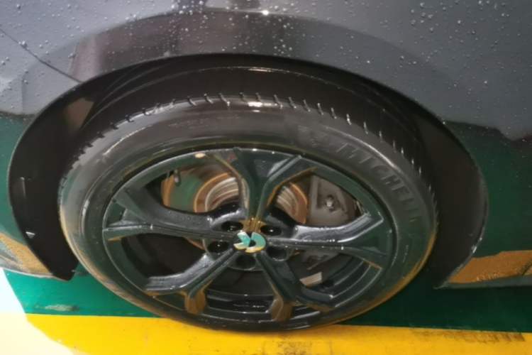 Used Nio ET5T 2024 75kWh Touring Left Front Wheel Hub