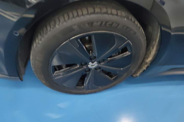 Used Nio ET5T 2024 75kWh Touring Left Front Wheel Hub