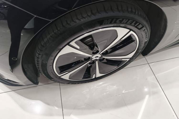 Used Nio ET5T 2024 75kWh Touring Left Front Wheel Hub