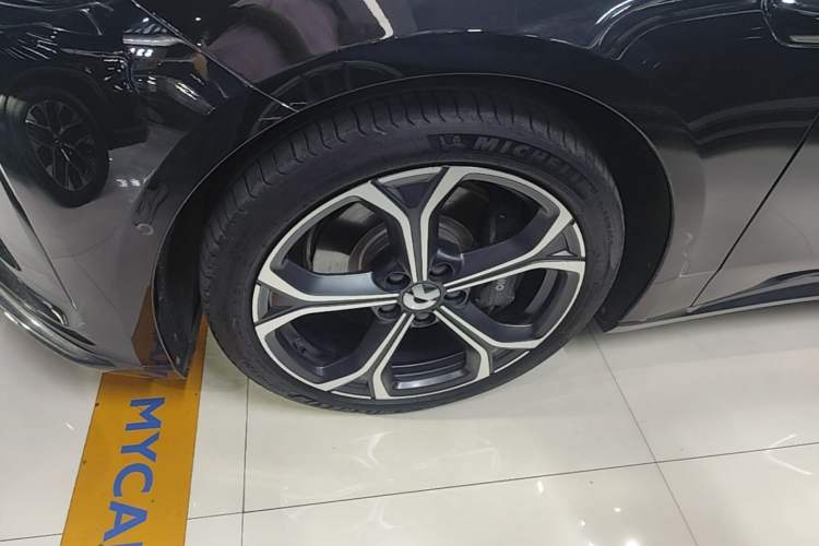 Used Nio ET5T 2024 75kWh Touring Left Front Wheel Hub