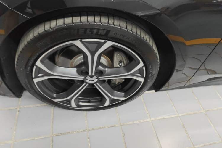 Used Nio ET5T 2024 75kWh Touring Left Front Wheel Hub