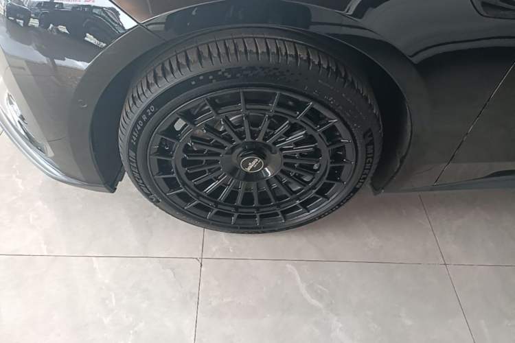 Used Nio ET5T 2024 75kWh Touring Left Front Wheel Hub