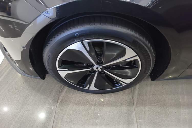 Used Nio ET5T 2024 75kWh Touring Left Front Wheel Hub
