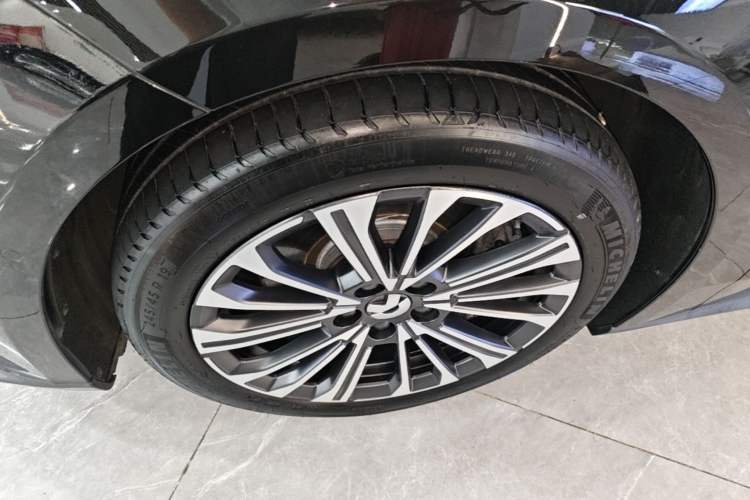 Used Nio ET5T 2024 75kWh Touring Left Front Wheel Hub