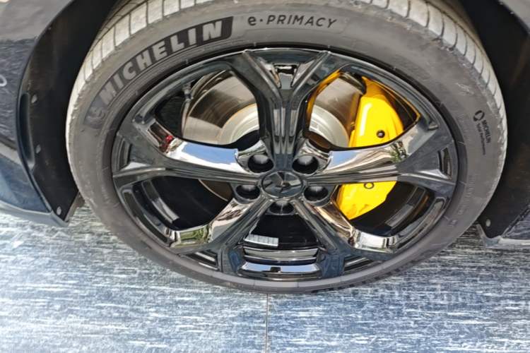Used Nio ET5T 2024 75kWh Touring Left Front Wheel Hub