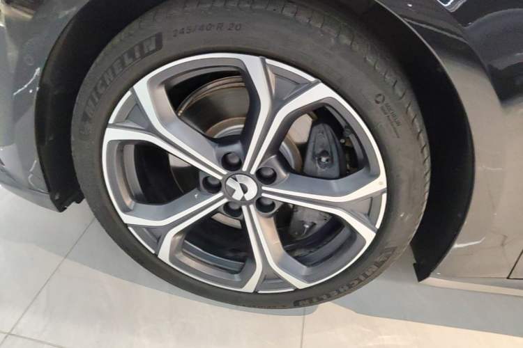 Used Nio ET5T 2024 75kWh Touring Left Front Wheel Hub