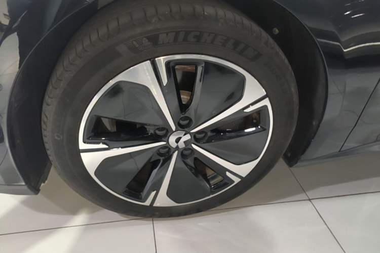 Used Nio ET5T 2024 75kWh Touring Left Front Wheel Hub