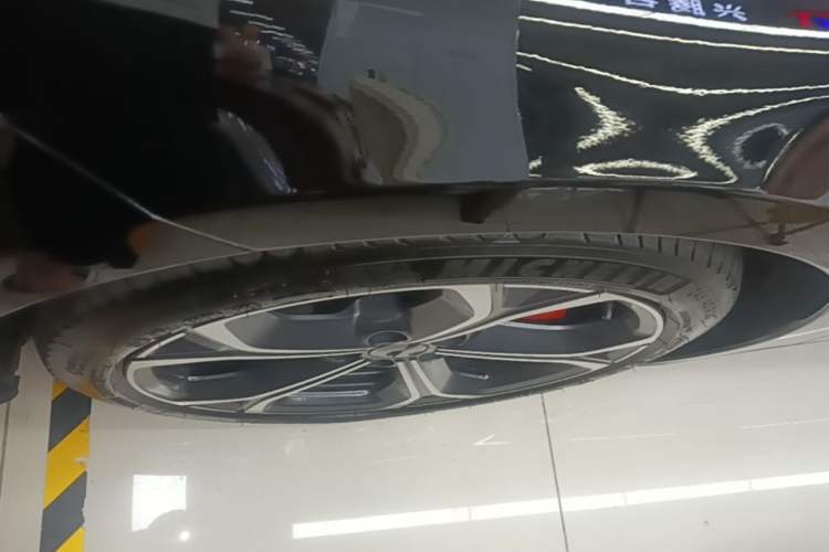 Used Nio ET5T 2024 75kWh Touring Left Front Wheel Hub