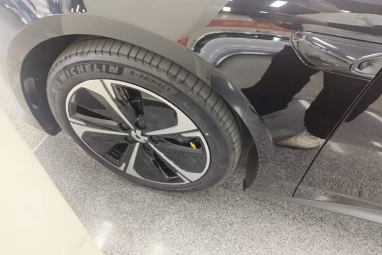 Used Nio ET5T 2024 75kWh Touring Left Front Wheel Hub
