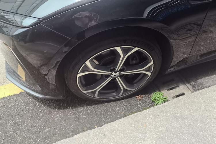 Used Nio ET5T 2024 75kWh Touring Left Front Wheel Hub