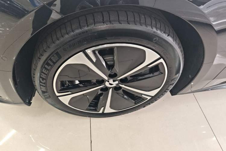 Used Nio ET5T 2024 75kWh Touring Left Front Wheel Hub