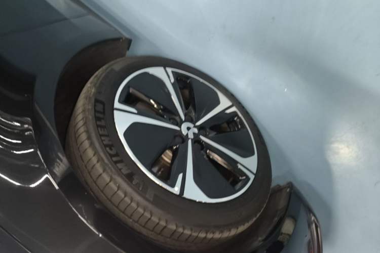 Used Nio ET5T 2024 75kWh Touring Left Front Wheel Hub