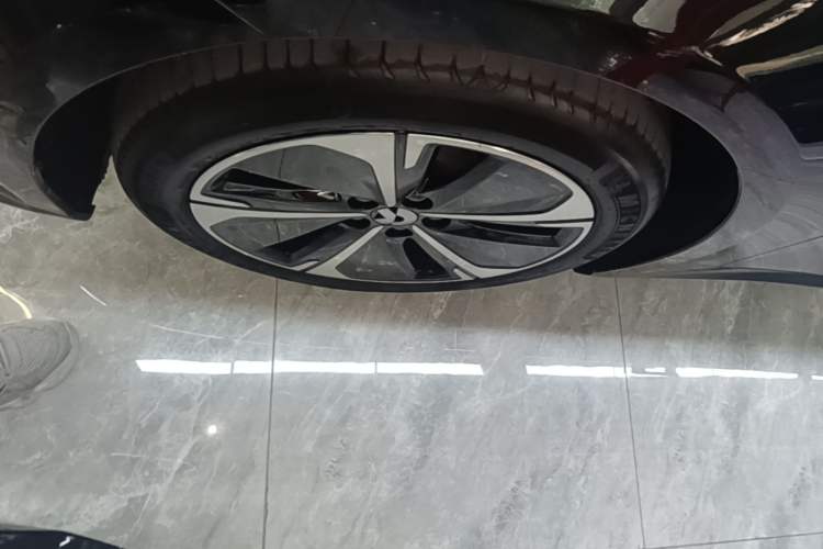 Used Nio ET5T 2024 75kWh Touring Left Front Wheel Hub