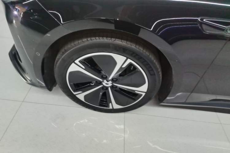 Used Nio ET5T 2024 75kWh Touring Left Front Wheel Hub