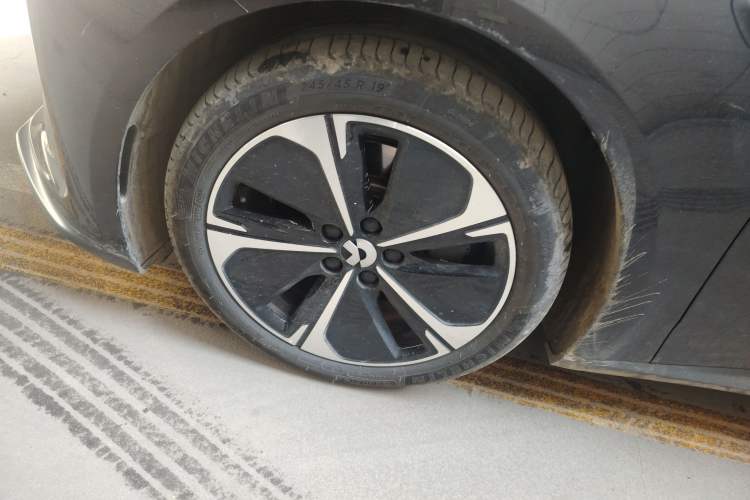Used Nio ET5T 2024 75kWh Touring Left Front Wheel Hub
