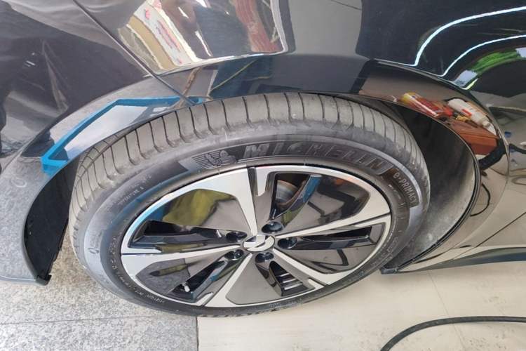 Used Nio ET5T 2024 75kWh Touring Left Front Wheel Hub