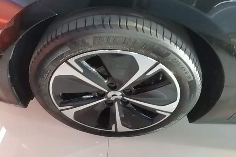 Used Nio ET5T 2024 75kWh Touring Left Front Wheel Hub