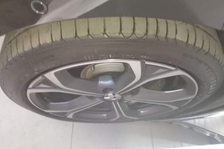 Used Nio ET5T 2024 75kWh Touring Left Front Wheel Hub