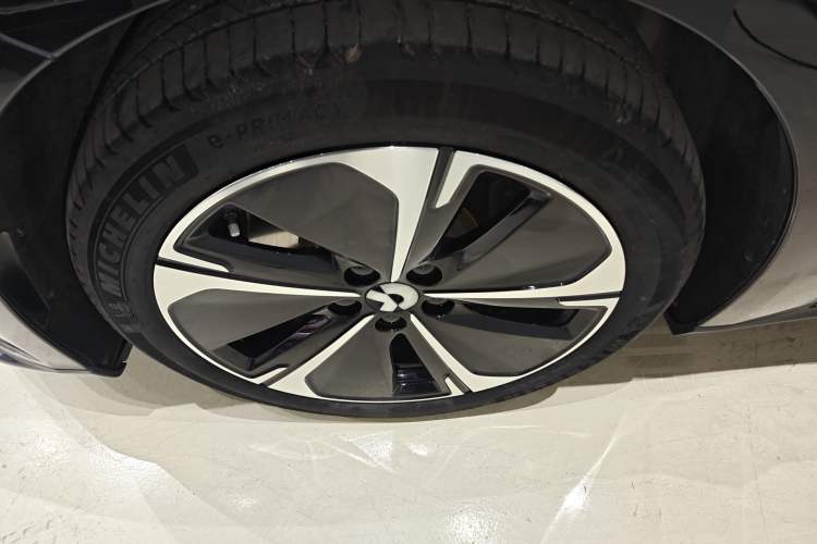 Used Nio ET5T 2024 75kWh Touring Left Front Wheel Hub