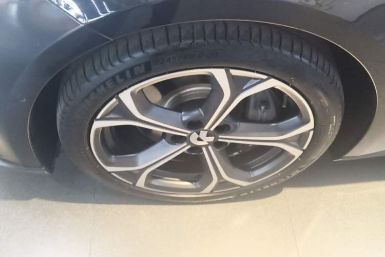 Used Nio ET5T 2024 75kWh Touring Left Front Wheel Hub