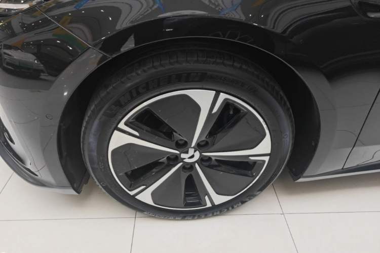 Used Nio ET5T 2024 75kWh Touring Left Front Wheel Hub