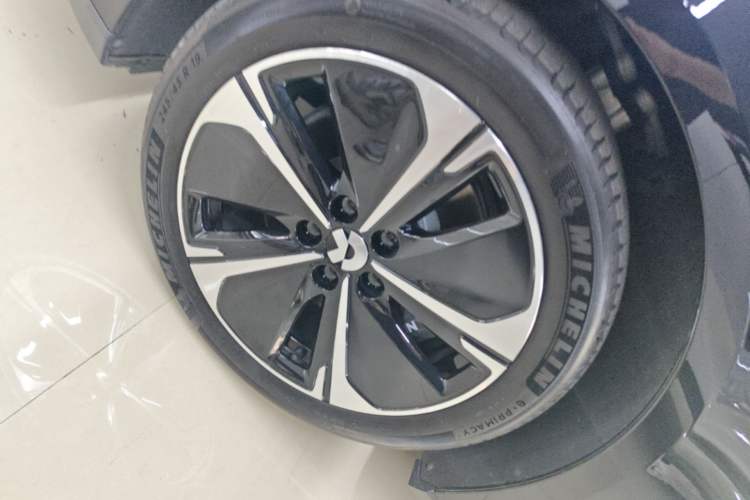 Used Nio ET5T 2024 75kWh Touring Left Front Wheel Hub