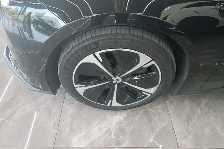 Used Nio ET5T 2024 75kWh Touring Left Front Wheel Hub