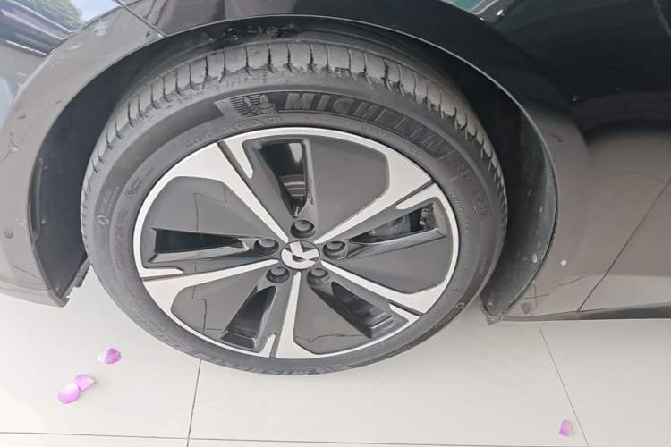 Used Nio ET5T 2024 75kWh Touring Left Front Wheel Hub