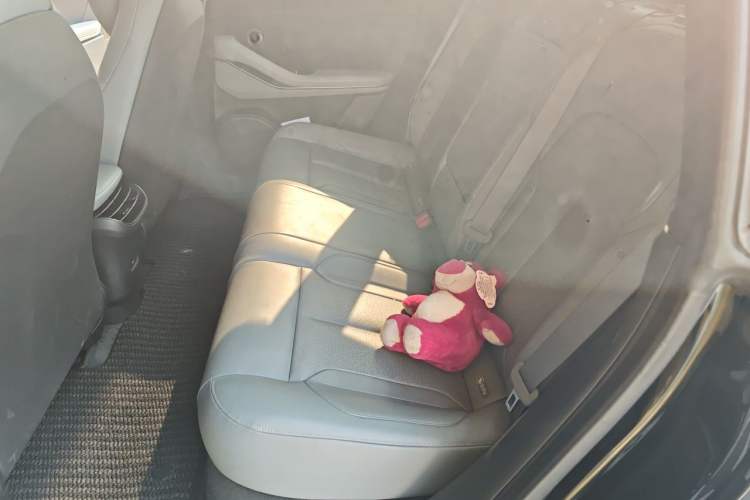 Used Nio ET5T 2024 75kWh Touring Left Rear Seat