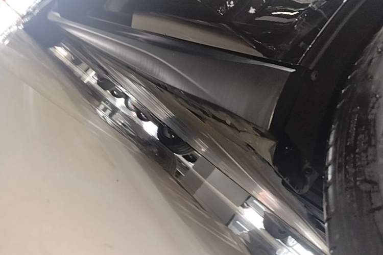 Used Nio ET5T 2024 75kWh Touring Left Side Sill