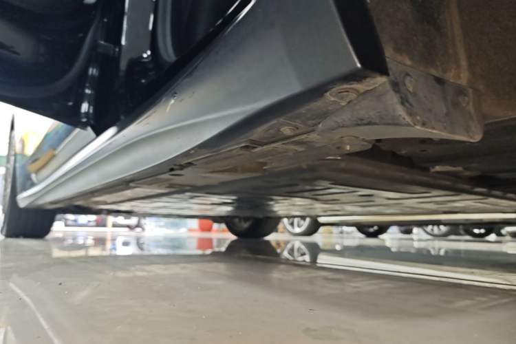 Used Nio ET5T 2024 75kWh Touring Left Side Sill