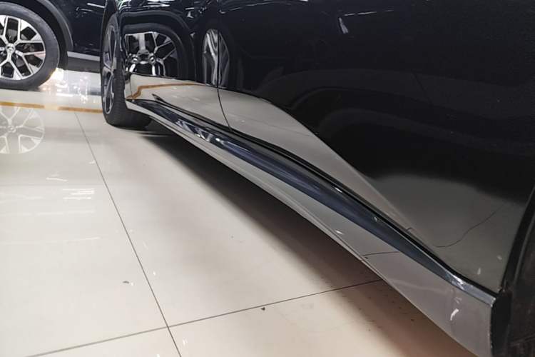 Used Nio ET5T 2024 75kWh Touring Left Side Sill