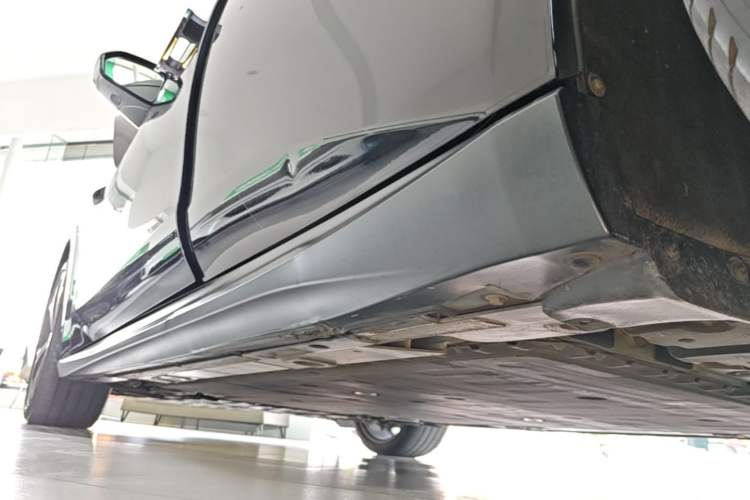 Used Nio ET5T 2024 75kWh Touring Left Side Sill