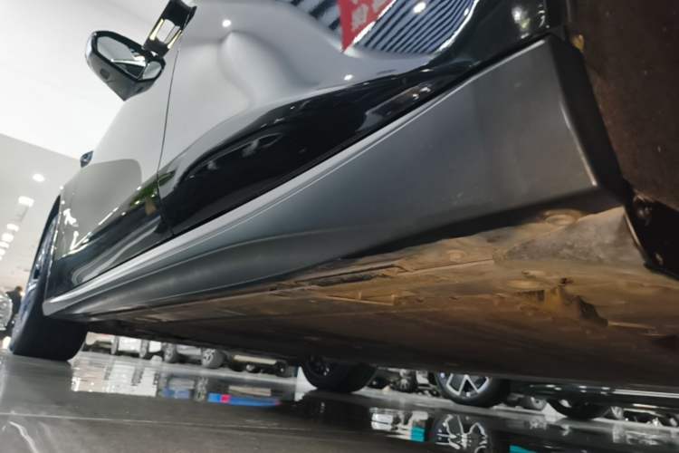 Used Nio ET5T 2024 75kWh Touring Left Side Sill