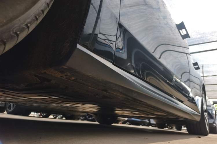 Used Nio ET5T 2024 75kWh Touring Left Side Sill