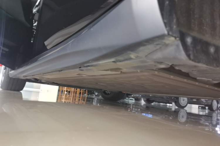 Used Nio ET5T 2024 75kWh Touring Left Side Sill