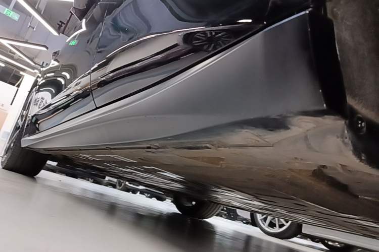 Used Nio ET5T 2024 75kWh Touring Left Side Sill