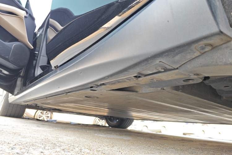 Used Nio ET5T 2024 75kWh Touring Left Side Sill