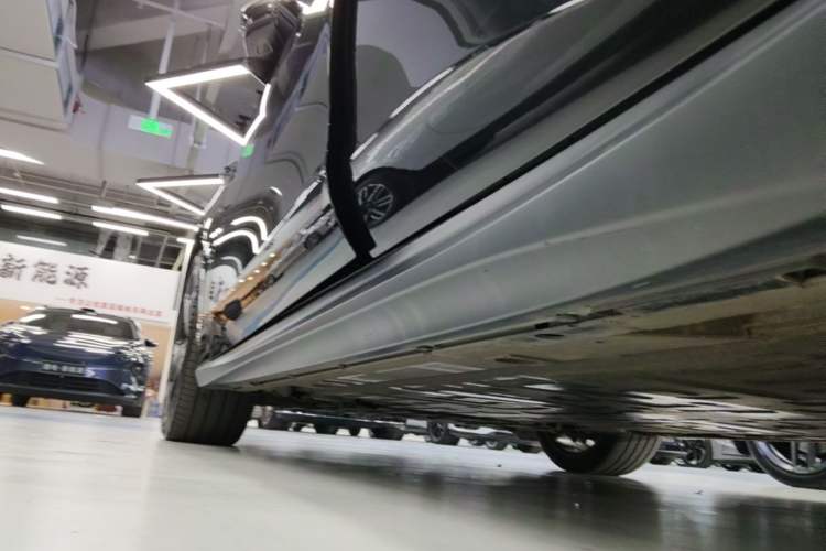 Used Nio ET5T 2024 75kWh Touring Left Side Sill
