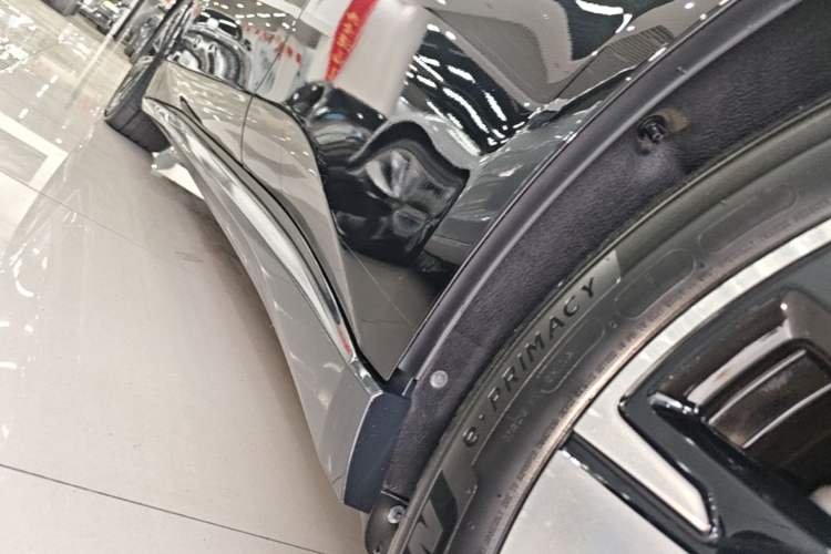 Used Nio ET5T 2024 75kWh Touring Left Side Sill
