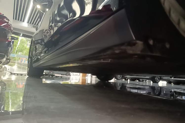 Used Nio ET5T 2024 75kWh Touring Left Side Sill