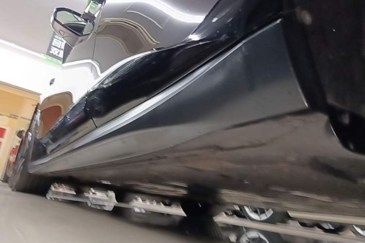 Used Nio ET5T 2024 75kWh Touring Left Side Sill