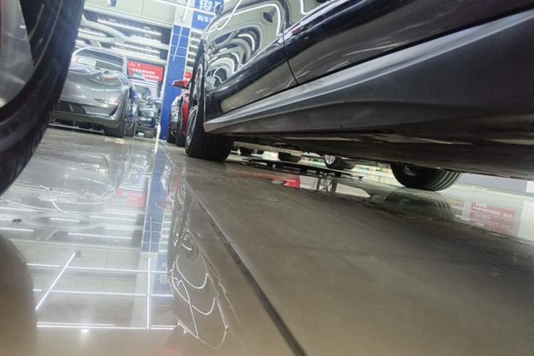 Used Nio ET5T 2024 75kWh Touring Left Side Sill