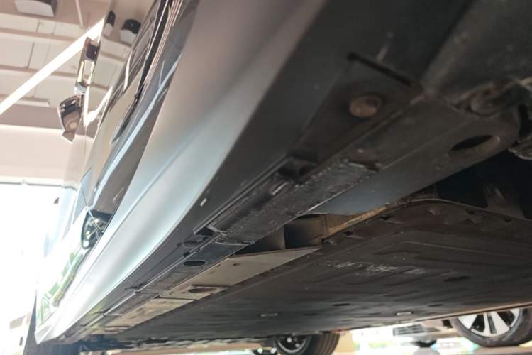 Used Nio ET5T 2024 75kWh Touring Left Side Sill